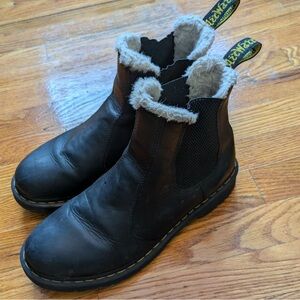 Dr. Marten Leonore Farrier Leather
Chelsea Boots - Fur Lined